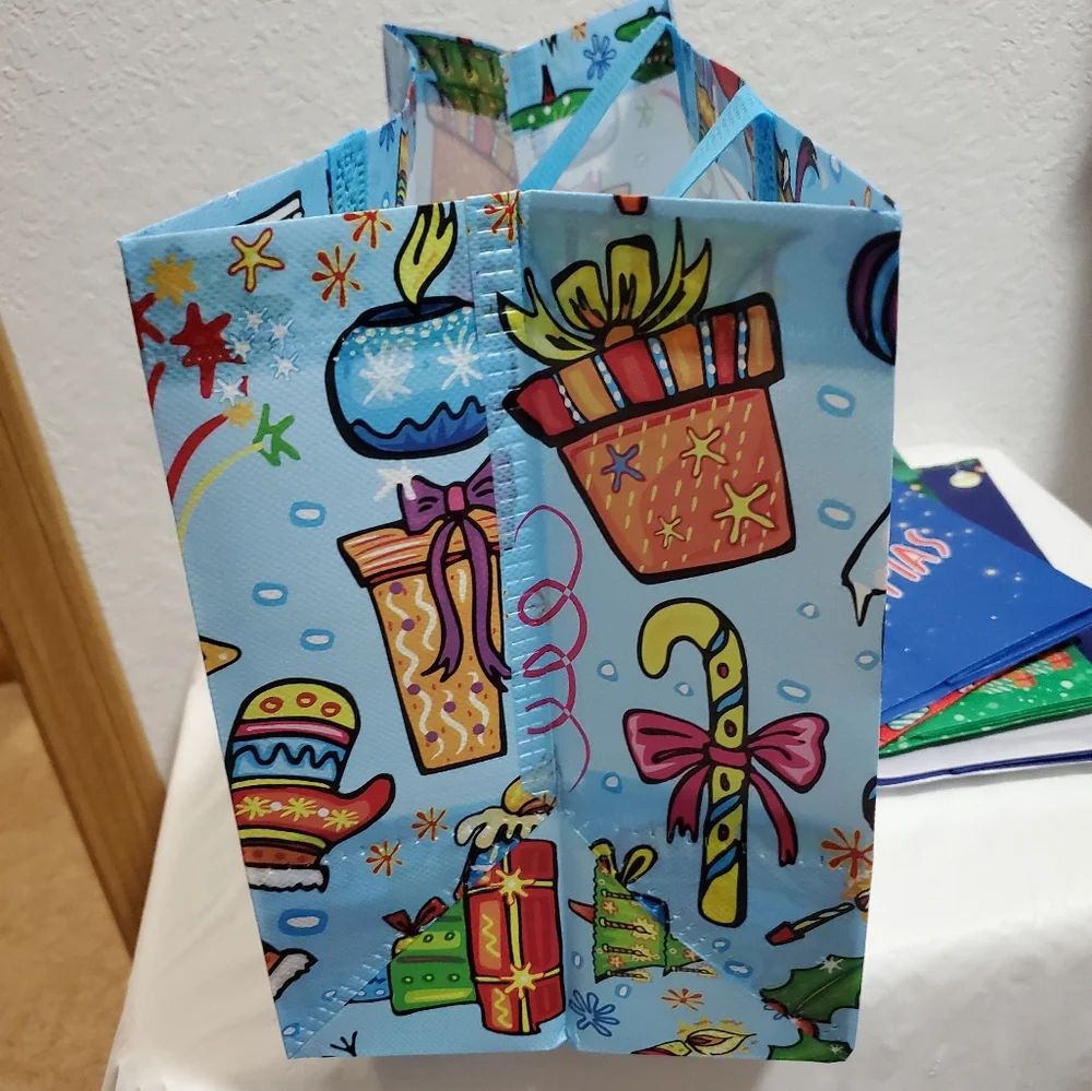 8pc Reusable Festive Christmas Gift Bags Set - Multicolor